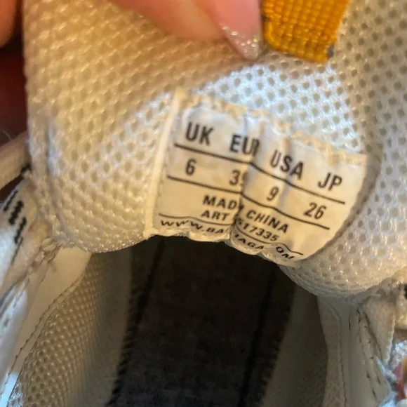 Balenciaga White Sneakers - Picture 7 of 9